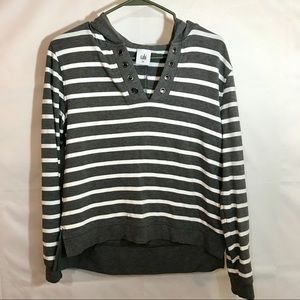 Cabi hooded top size XS style number 5324